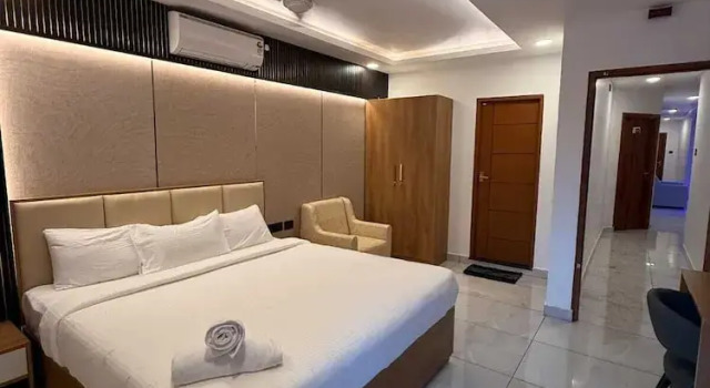Двухместный семейный номер Standard с балконом Pepper Coast Luxury Business Hotel
