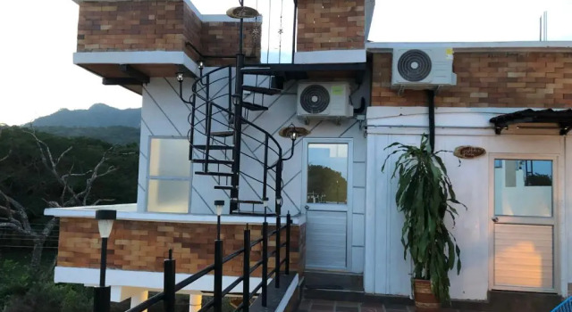 Люкс с балконом Hostal Bon Hábitat