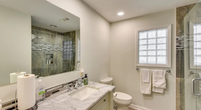 Коттедж с 2 комнатами Charming Bluffton Vacation Home w/ Yard!