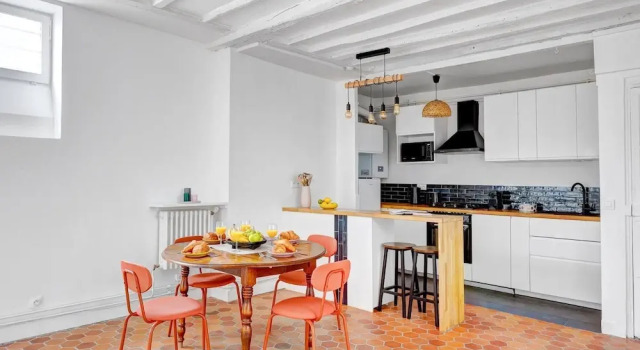 Апартаменты Bright 1BR Bastille Getaway - 4 Guests