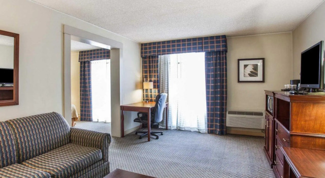Люкс Quality Inn & Suites Everett