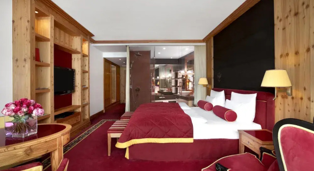Номер Superior с балконом Kempinski Hotel Das Tirol
