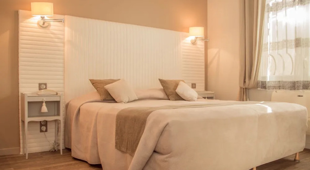 La Côte Bleue, Book Hotel Hoteller i Étang de Thau med pool, Swimmingpool
