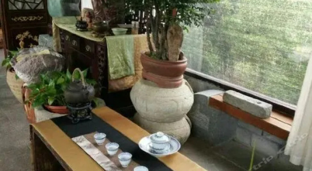 Mingshilou Hotel