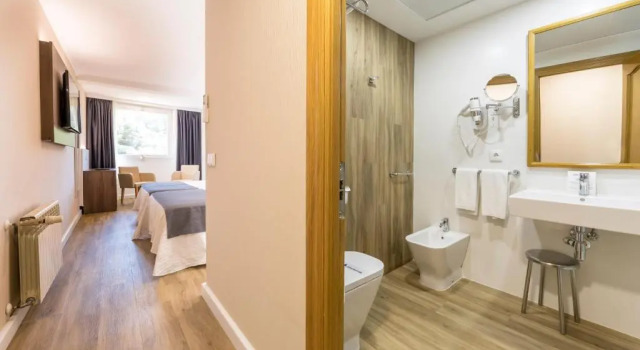 Трёхместный номер Standard Hotel Rosaleda del Mijares