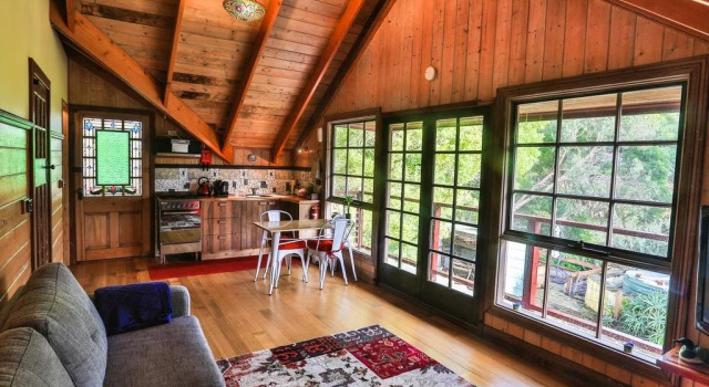 Curdie River Retreat, Book Hotel  