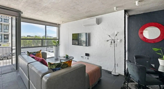 Коттедж Modern 2-bed Bantry Bay 100m to Beach Ocean Bliss