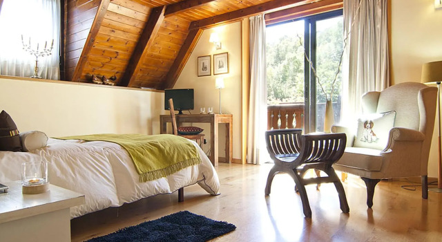 House located in Vall d 'Aran and just 5 min. Walk from the center of Vielha., Book Hotel Vielha e Mijaran 
