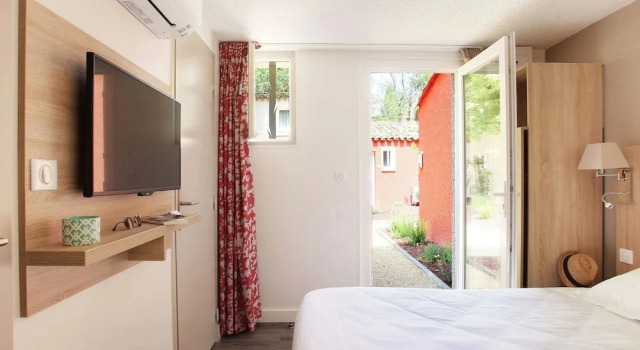 Resort in Arles Near Camargue Flamingos