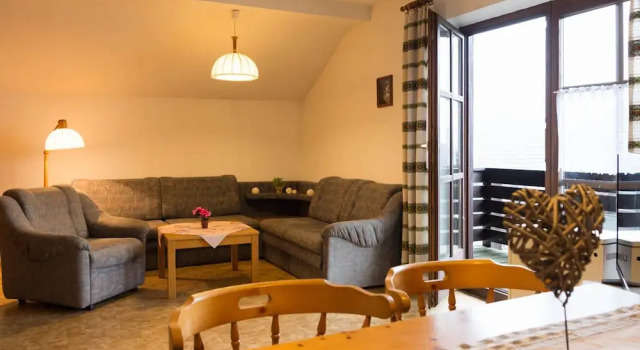 Apartment With Balcony and Oven, at a Nature Reserve Area, Prenota Appartamento Appartamenti a Baviera, Appartamento