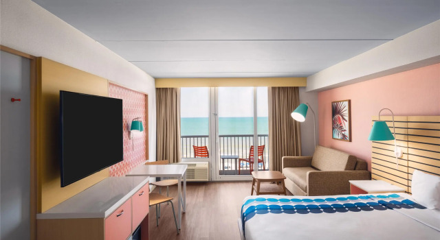 Номер Standard Golden Sands Carolina Beach Oceanfront, Tapestry by Hilton