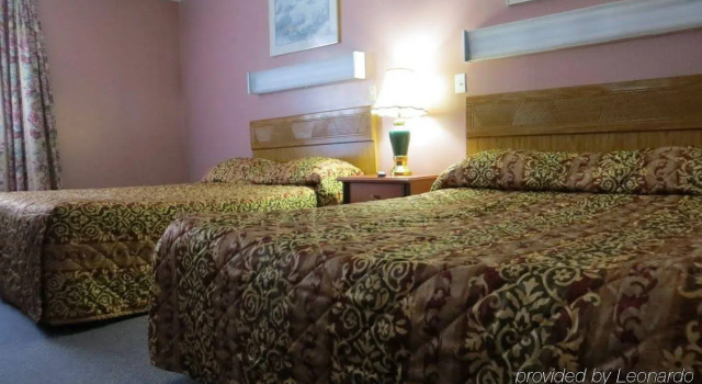 Kings Inn Orillia, Book Hotel Hoteller i Orillia med parkering, Parkering