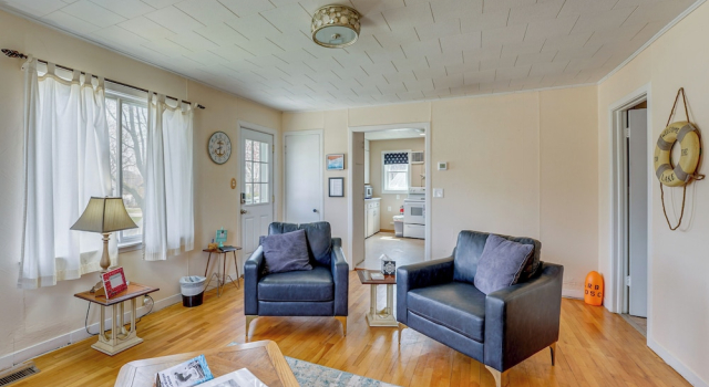 Ludington Vacation Rental - Walk to Lake Michigan!, Varaa Lomakoti Ludington Michigan
