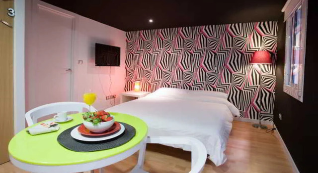 Apartamentos Colón 3000