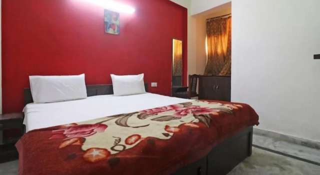Goroomgo Brlux International Agra