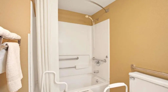 Номер Standard Super 8 by Wyndham Pearl/Jackson/East