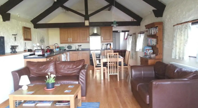 Sunflowers Barn, Rezervasyon Otel Looe Cornwall