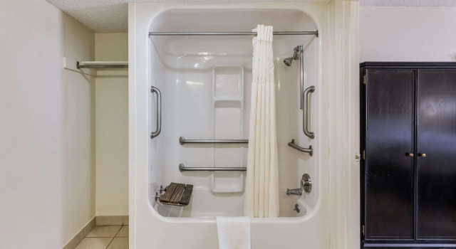 Двухместный номер Standard Quality Inn & Suites Hot Springs-Lake Hamilton