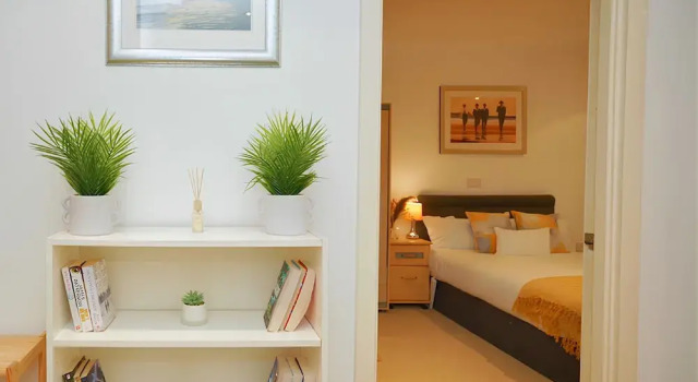 2 Bed Flat - Sleeps 6 - Parking - Wifi, Забронировать Апартаменты/квартира Апартаменты Большого Манчестера, Апартаменты/квартира