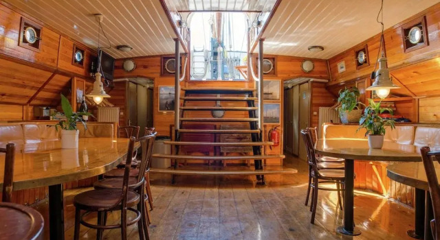 Номер Standard Boat in Leiden Near City Center & Museums
