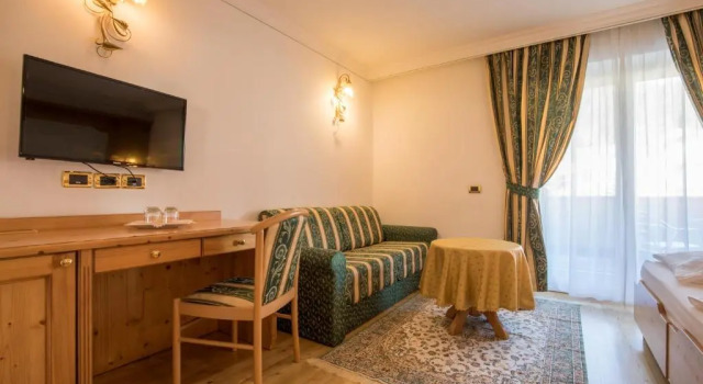 Трёхместный номер Comfort Hotel Chalet allImperatore