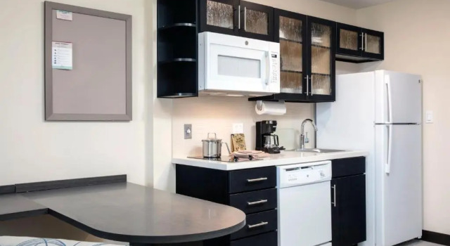 Люкс Candlewood Suites - Miami Exec Airport - Kendall by IHG
