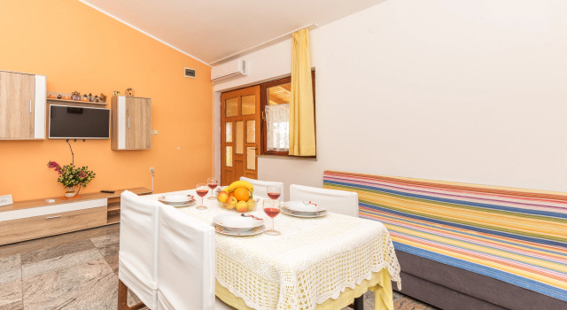 Orange Apartment Sea View