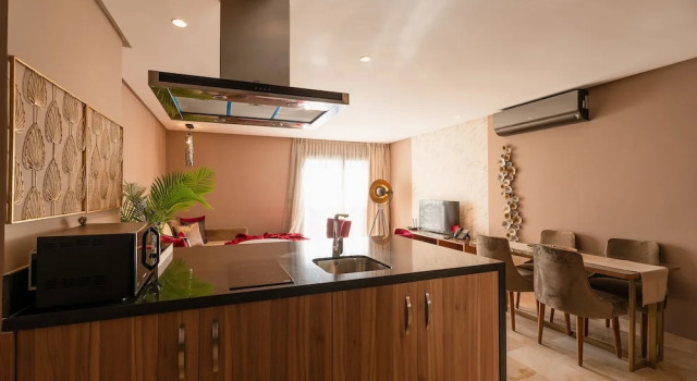 Люкс Deluxe с балконом Avenue Suites & Appart hôtel Deluxe