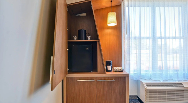 Четырёхместный номер Standard Courtyard by Marriott Jackson Madison