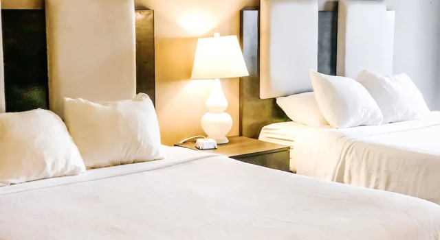 Четырёхместный номер Deluxe с балконом Bavarian Inn, Black Hills
