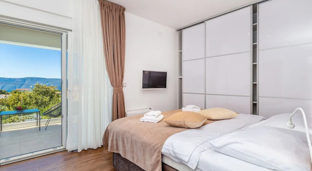 Scenic Villa in Linardi?i With Private Swimming Pool, Varaa Villa Hotellit Kvarner Islands uima-altaalla, Uima-allas