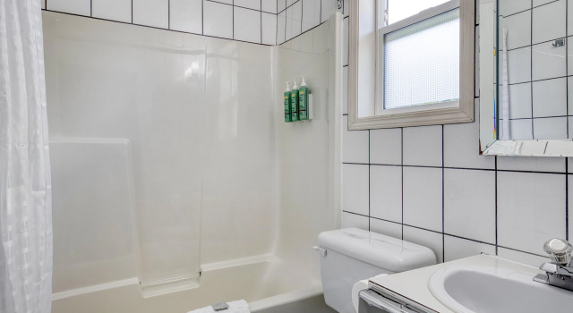 Двухместный номер Standard с видом на горы Stoke Hotel SureStay Collection by Best Western