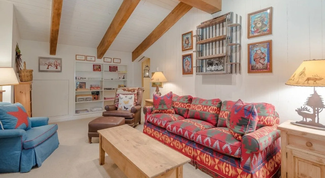 Lodge Apt. II Condominiums, 886 by RedAwning, Book Feriehus Sommerhuse i Sun Valley, Hytte