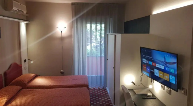 Трёхместный номер Standard Hotel Diana