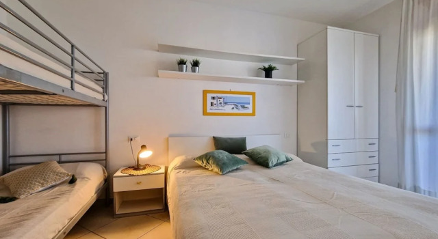 Luminous one Bedroom Flat With Side sea View, Забронировать Отель Отели Бибионе-Пинеда с парковкой, рядом с Долина Вальгранде, Парковка