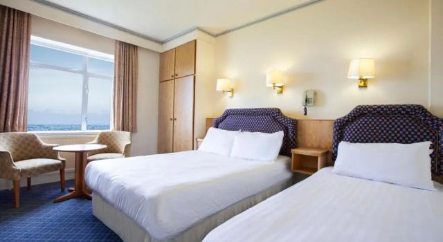 Трёхместный номер Standard с видом на море Livermead Cliff Hotel
