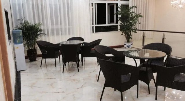 Xinggang Yue Fast Hotel-shenzhen, Rezerwuj Hotel Hotele w Shenzhen z parkingiem, Parking