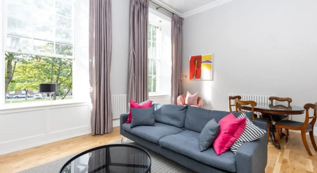 Magnificent 2 Bedroom Flat in Historic Army Barracks, Забронировать Отель Отели Дублина 3 звезды, рядом с Парк Херберт-парк, 3*