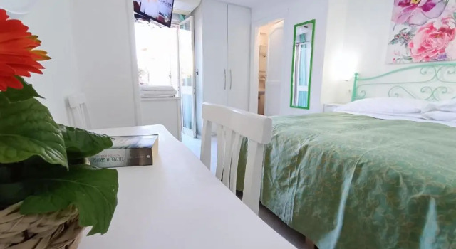 Hotel Casa Nicola, Забронировать Отель Серрара Кампания