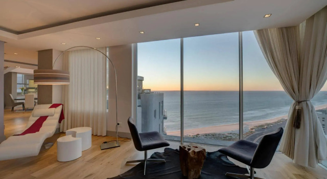 The Penthouse on Beach, Забронировать Отель Отели Cape Peninsula 4 звезды, 4*