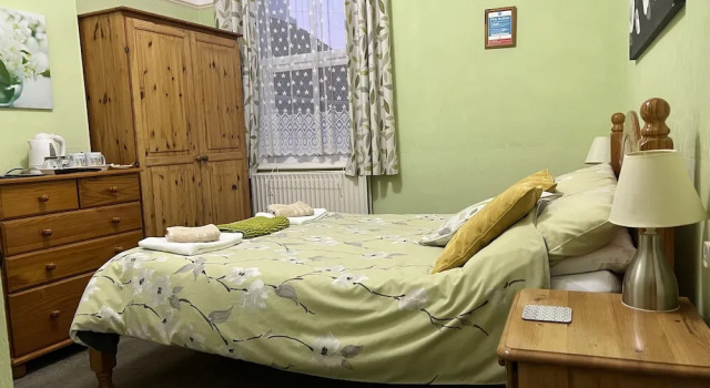Birklands Guest House, Забронировать Гостевой дом Пейнтон Девон, рядом с Goodrington Station
