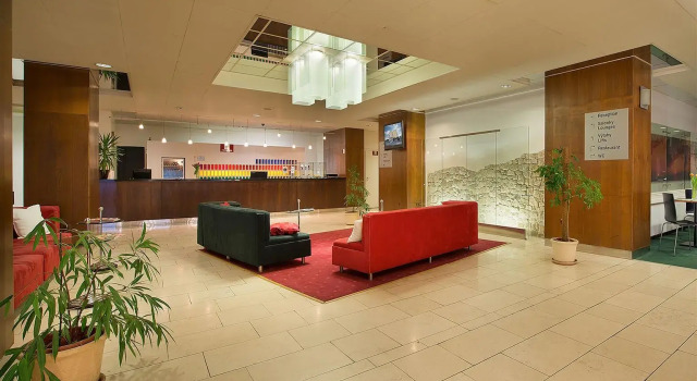 BEST WESTERN Hotel Grand, Забронировать Отель Отели в центре Бероун, в центре