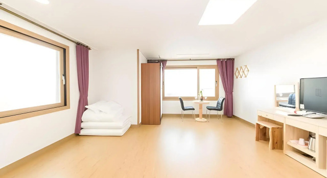 Samda Hostel, Book Hostel / Vandrerhjem Hostels i Jeju Island, Hostel / Vandrerhjem