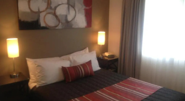 Апартаменты Redwood Manor Motel Apartments