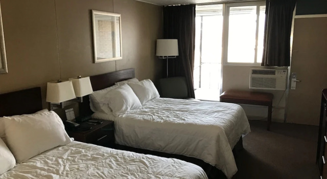 Четырёхместный номер Standard Allen Park Motor Lodge