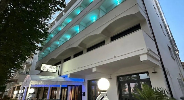 Hotel Perla, Забронировать Отель Отели Чезенатико 3 звезды, 3*