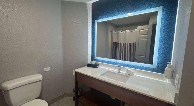 Двухместный люкс La Quinta by Wyndham Raleigh Cary