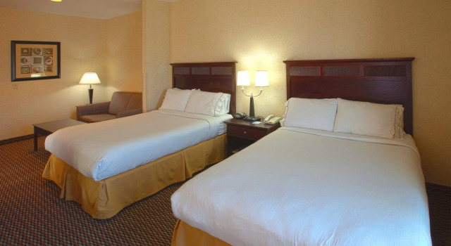 Четырёхместный люкс Holiday Inn Express & Suites Nampa - Idaho Center by IHG