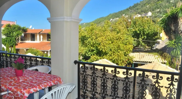 Holiday Apartments "yannis" on Agios Gordios Beach in Corfu