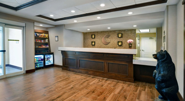 Comfort Inn & Suites Wilton, Reservar Hotel Wilton Man